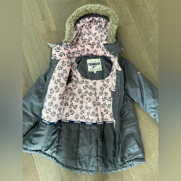 ❤️4 for $25❤️ Girls osh kosh winter jacket size 6 - Picture 2 of 2